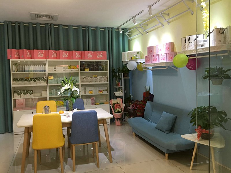 iPhone 6s Plus F2.2 1_17s ISO4004.jpg iPhone 6s Plus F2.2 1_17s ISO4004.jpg