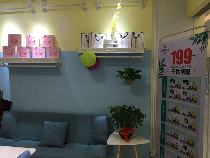 iPhone 6s Plus F2.2 1_33s ISO6405.jpg iPhone 6s Plus F2.2 1_33s ISO6405.jpg